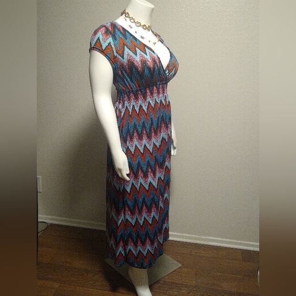 Relaxx Multicolored Short Sleeves Maxi Dress 3X - Picture 6 of 10